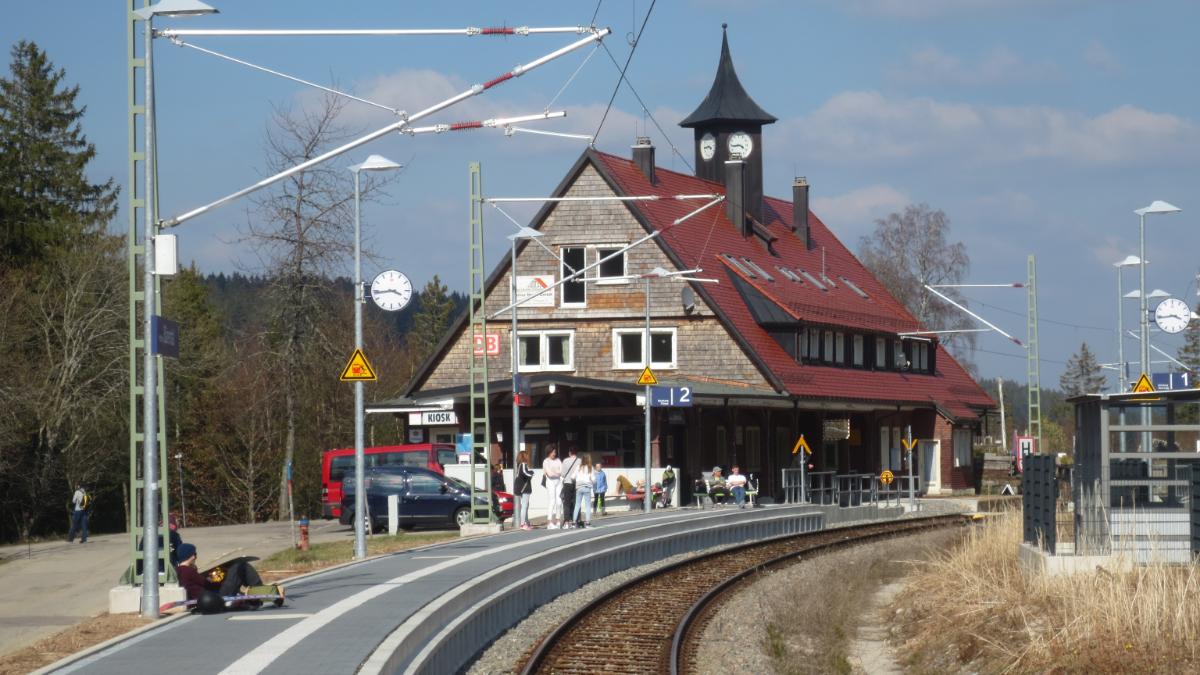 \"Bahnhof